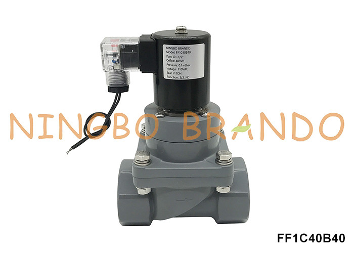 1-1/2'' DN40 विरोधी जंग CPVC सोलेनोइड वाल्व केमिकल एसिड के लिए 220V 24V